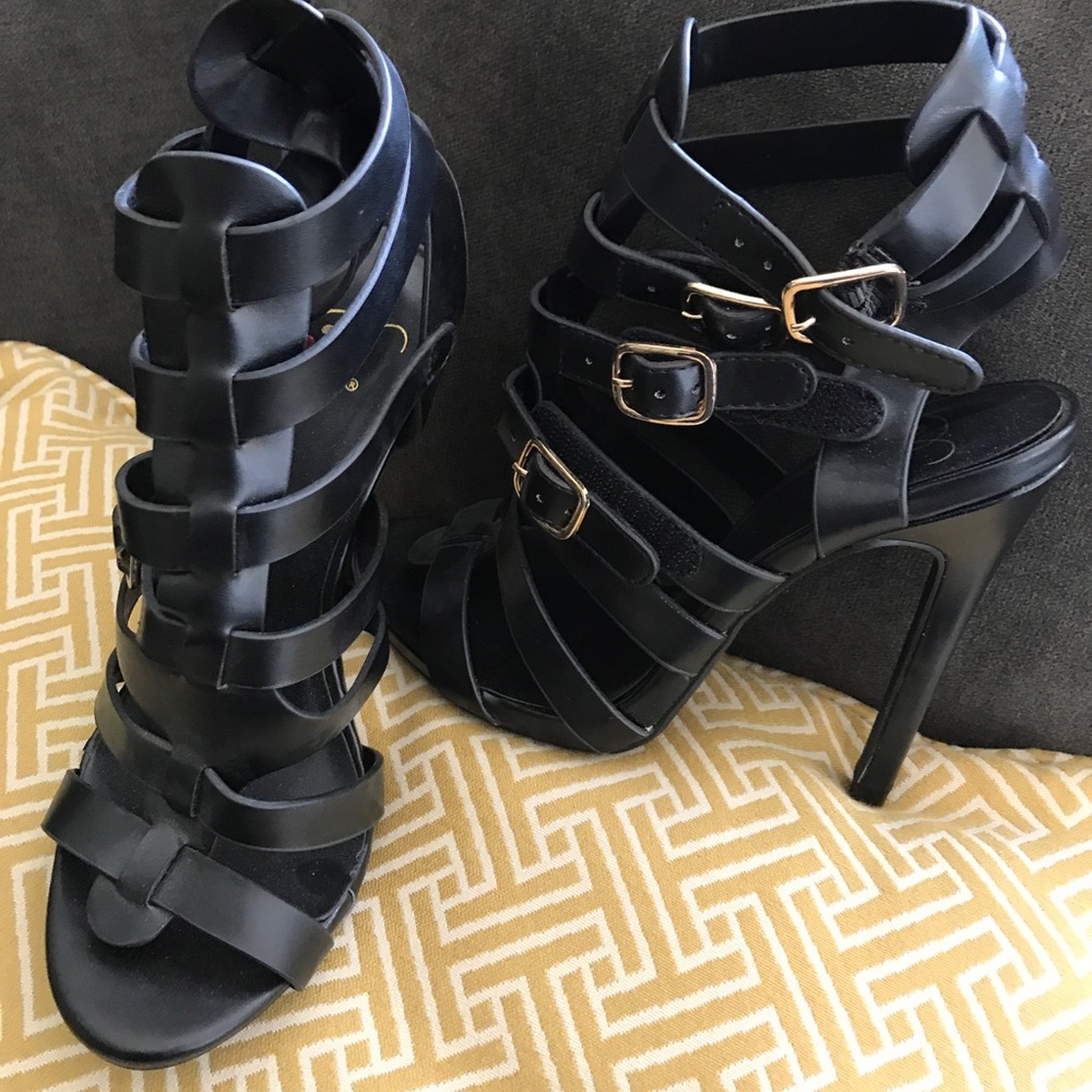 Shoes - Picture 2 of 5